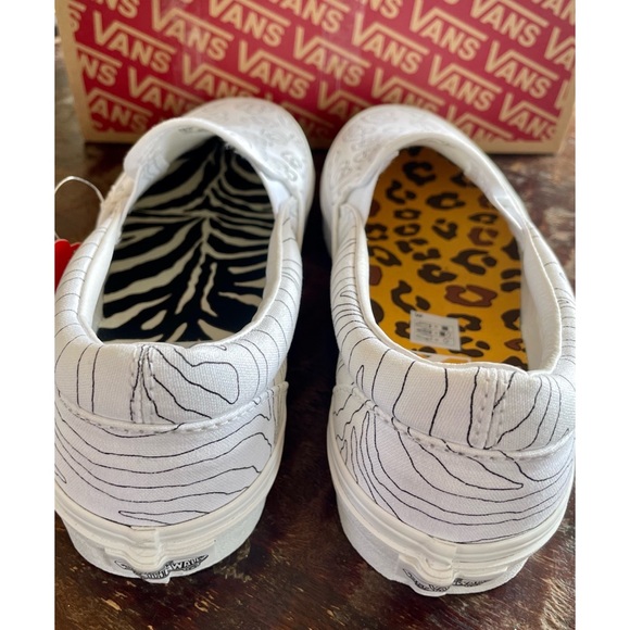 Vans classic slip on. - Picture 5 of 8